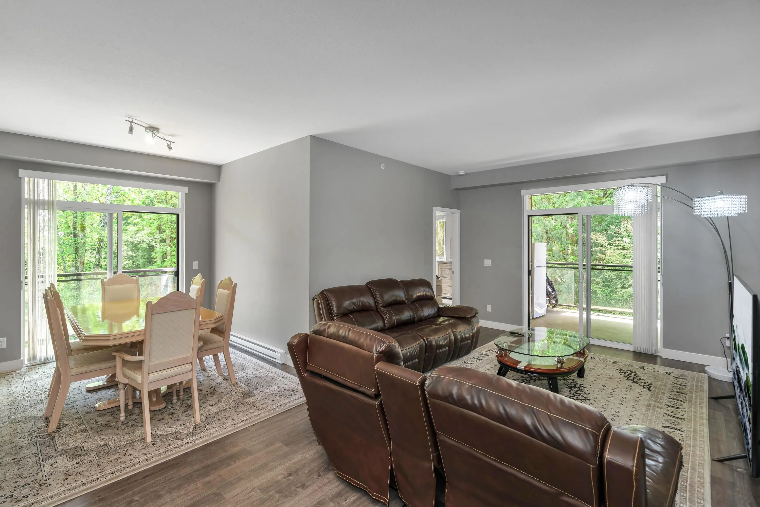 411 14358 60 Avenue