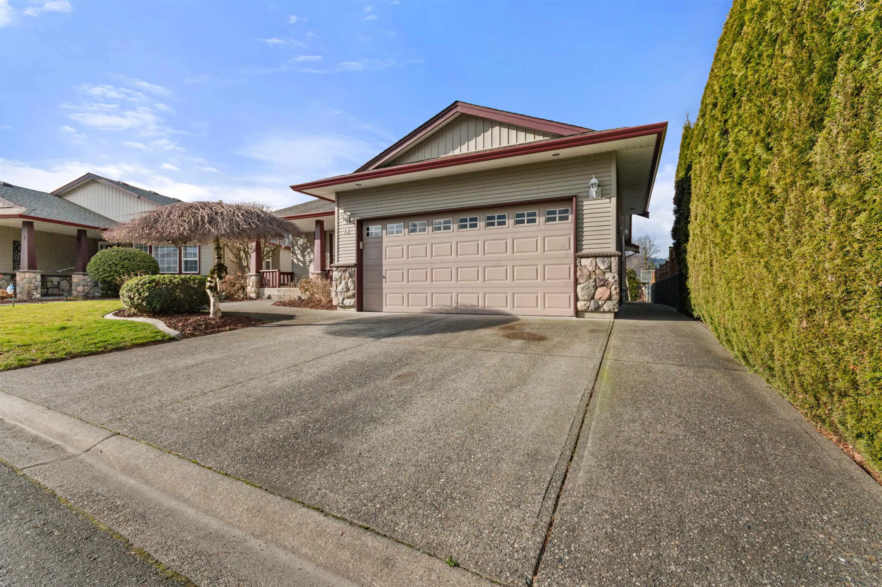 16 7330 Elm Road