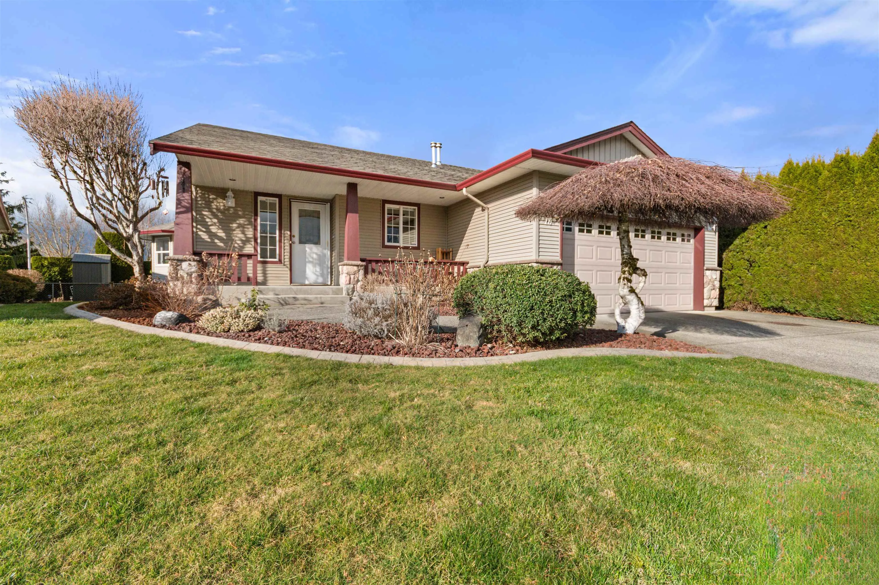 16 7330 Elm Road