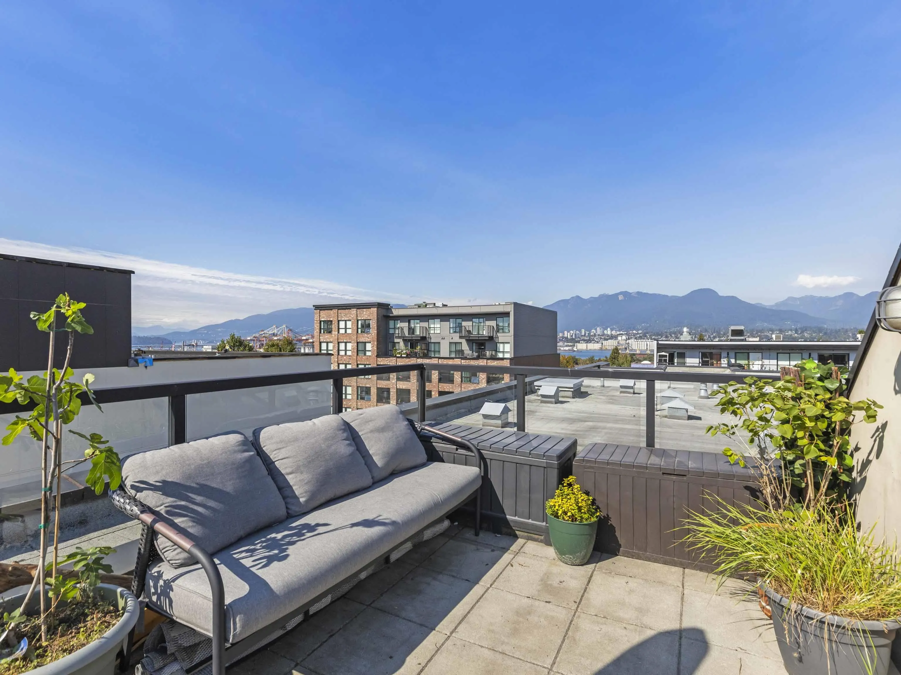 PH20 2150 E Hastings Street