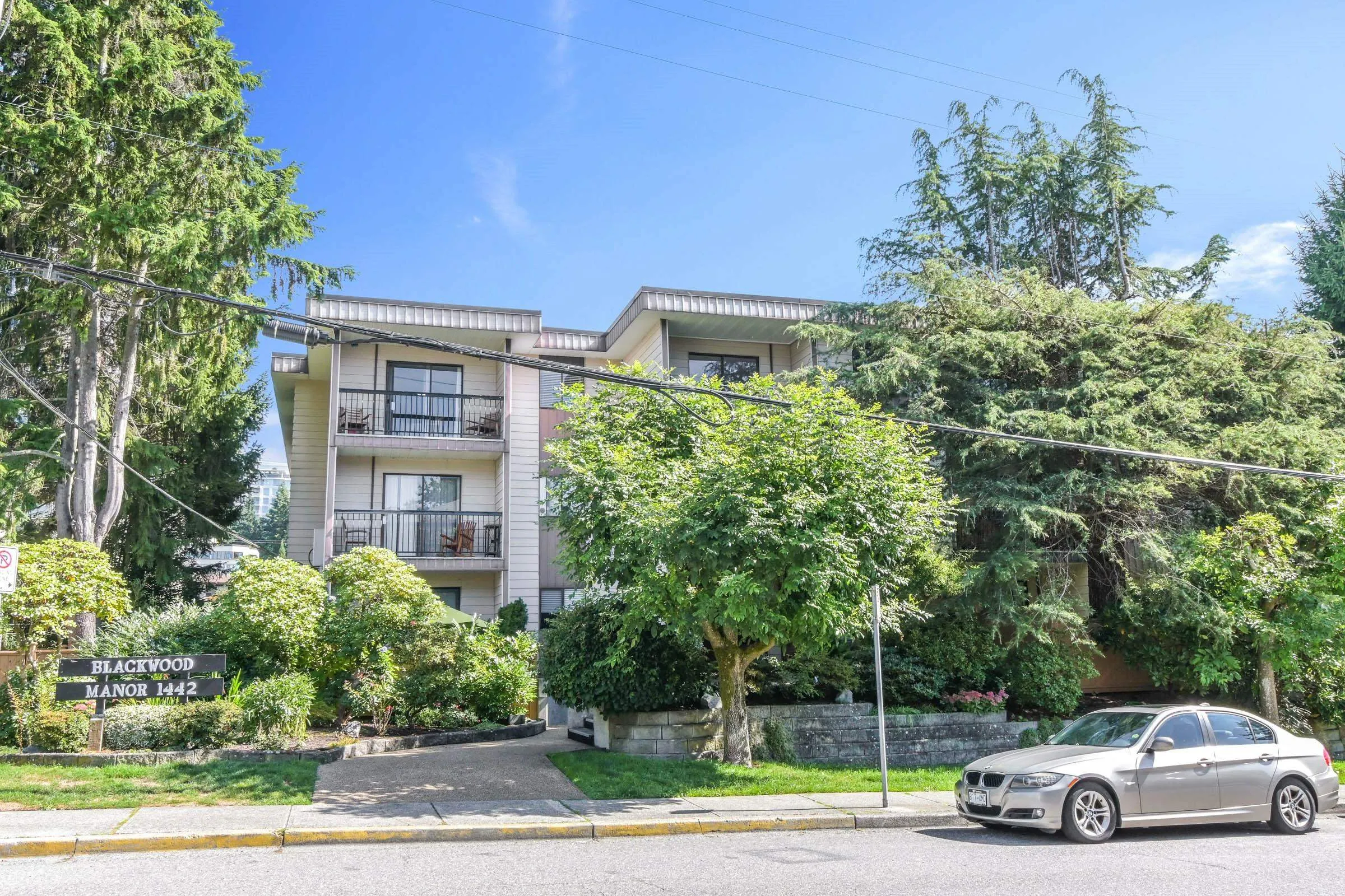 302 1442 Blackwood Street