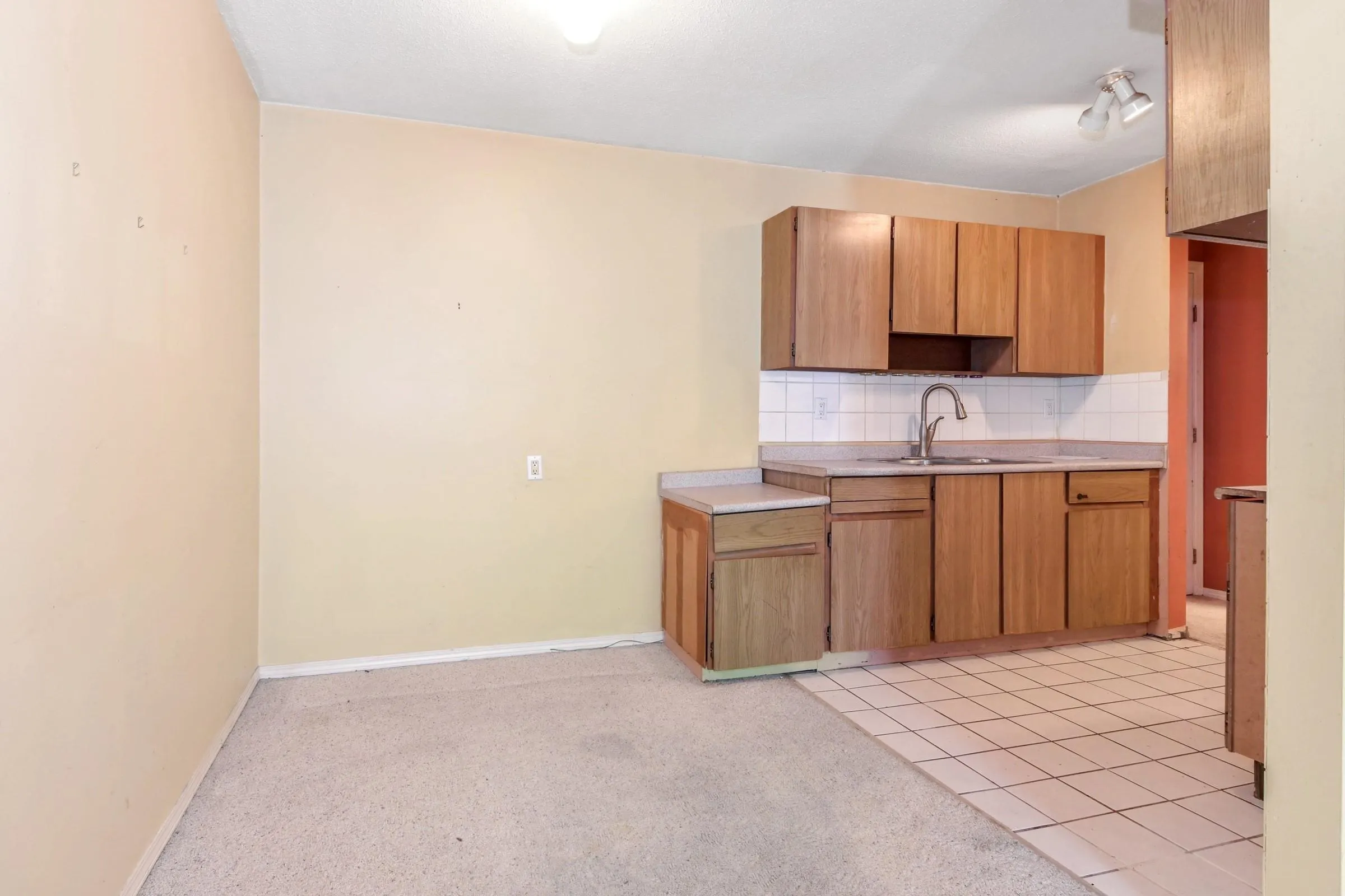 302 1442 Blackwood Street