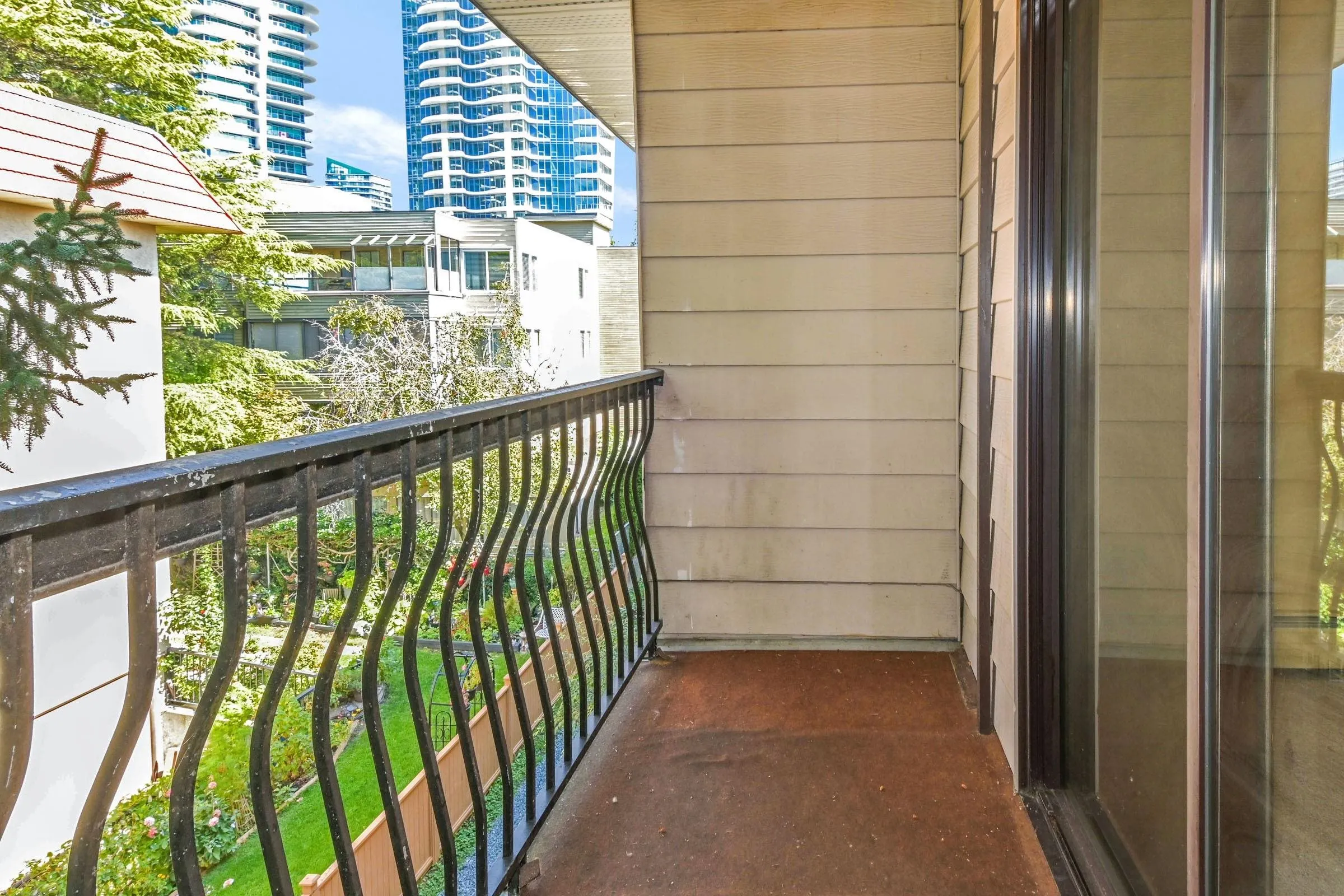 302 1442 Blackwood Street