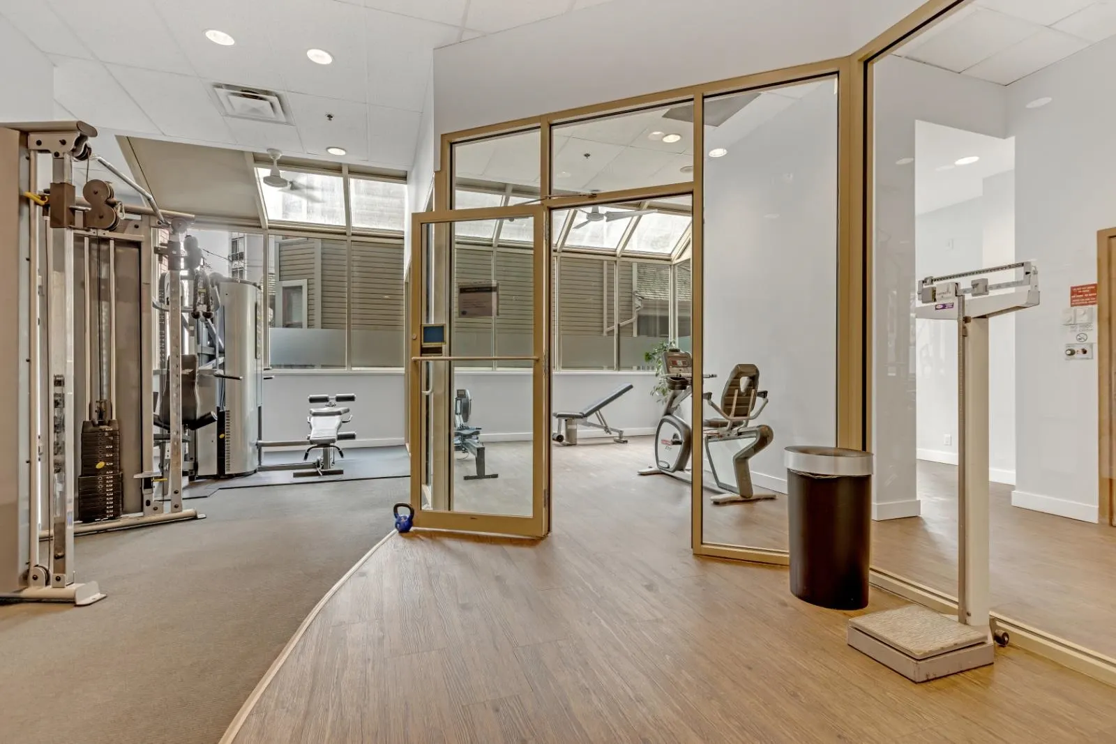 1404 819 Hamilton Street