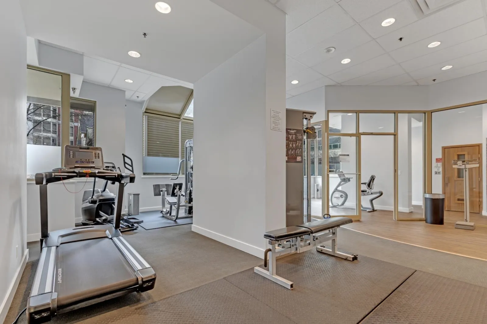 1404 819 Hamilton Street