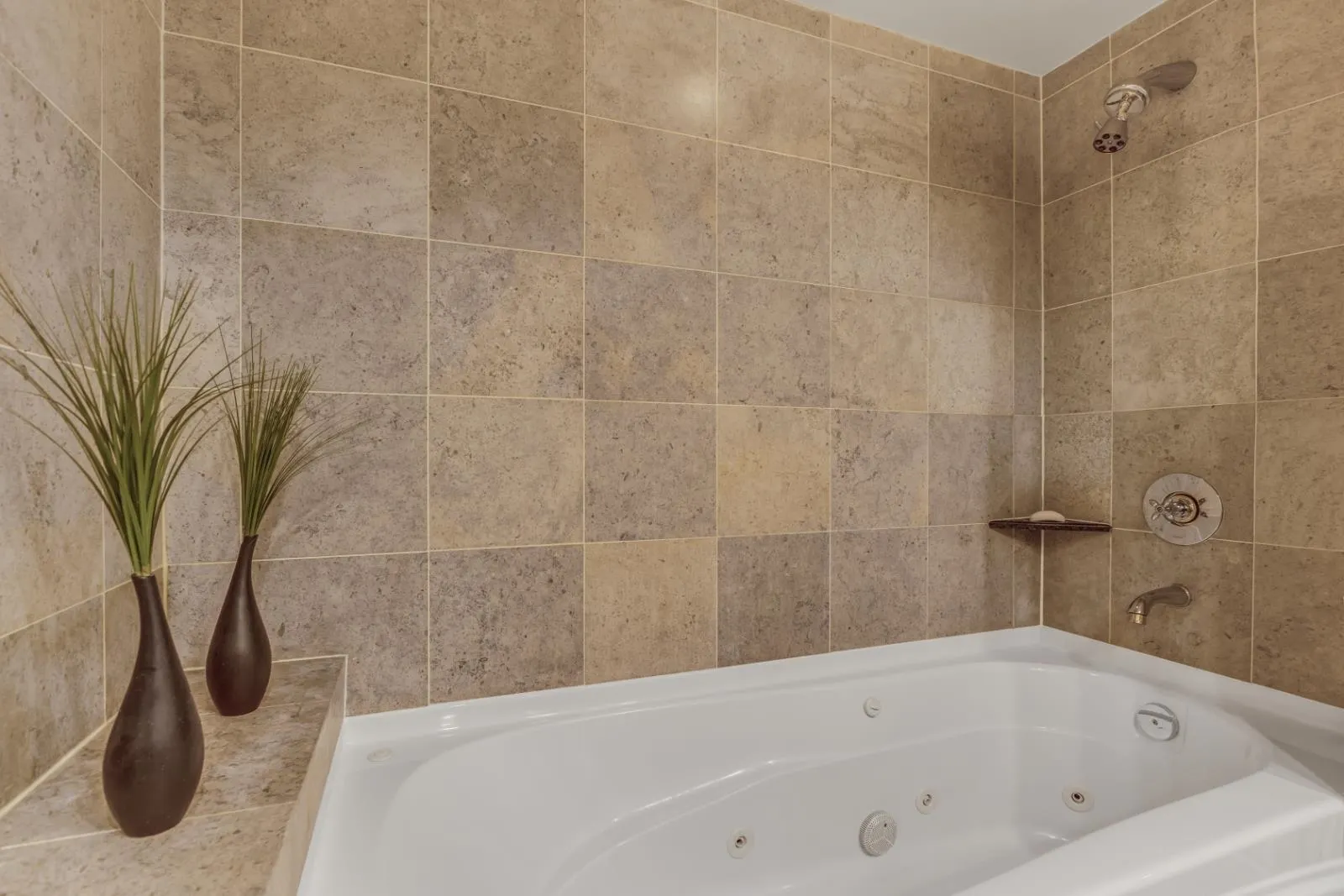 1404 819 Hamilton Street