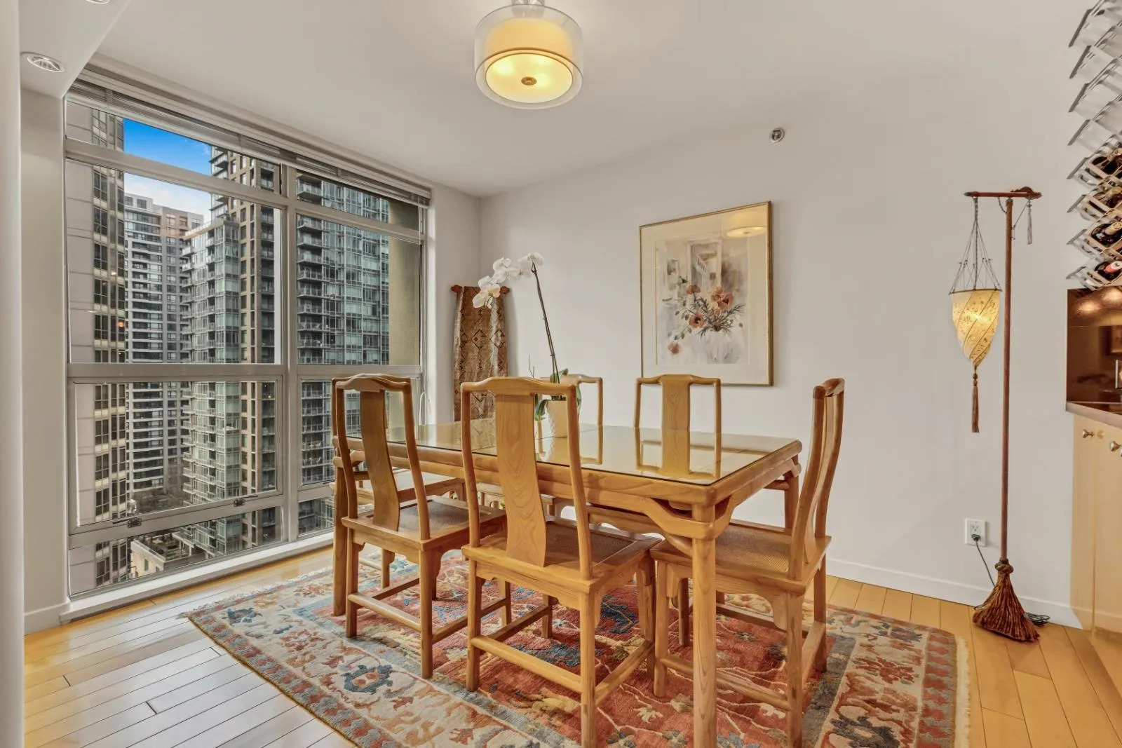 1404 819 Hamilton Street