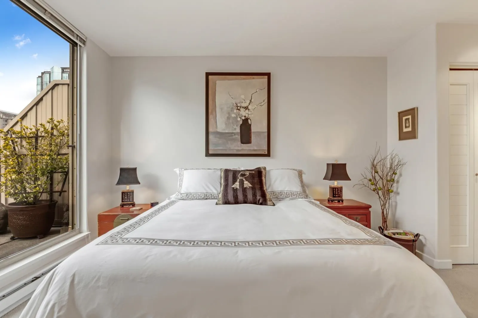 1404 819 Hamilton Street