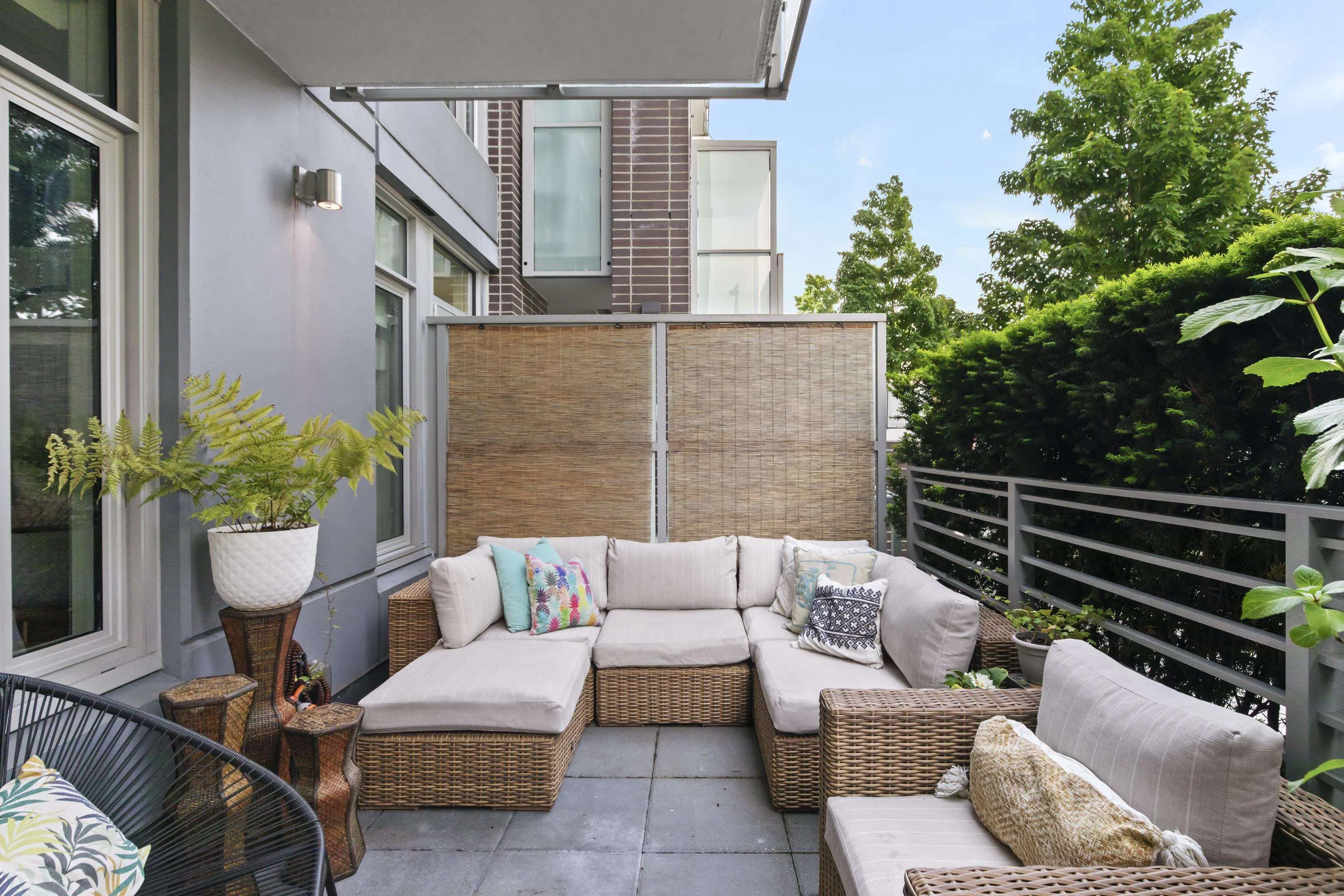 101 1661 Quebec Street