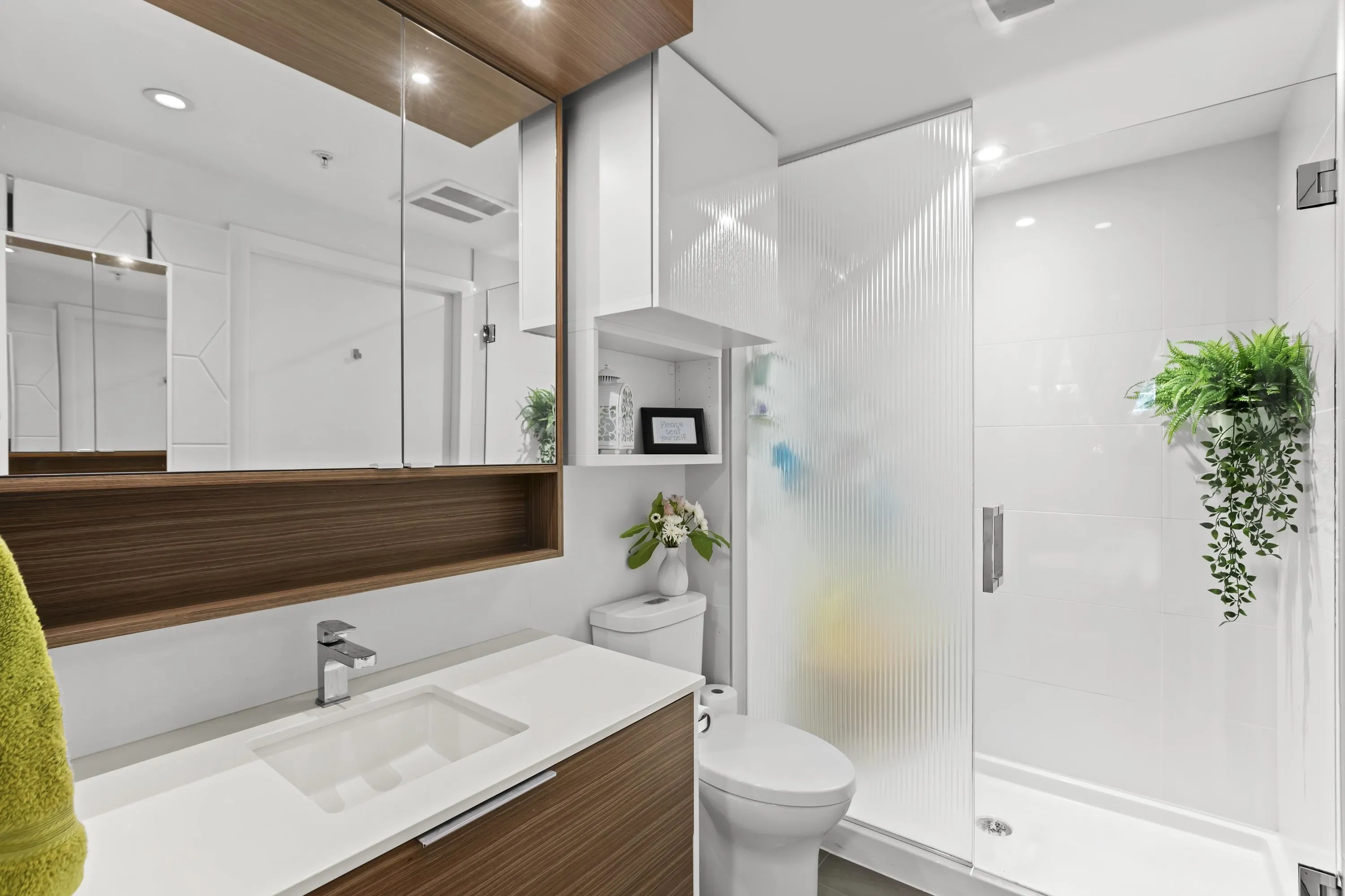 101 1661 Quebec Street