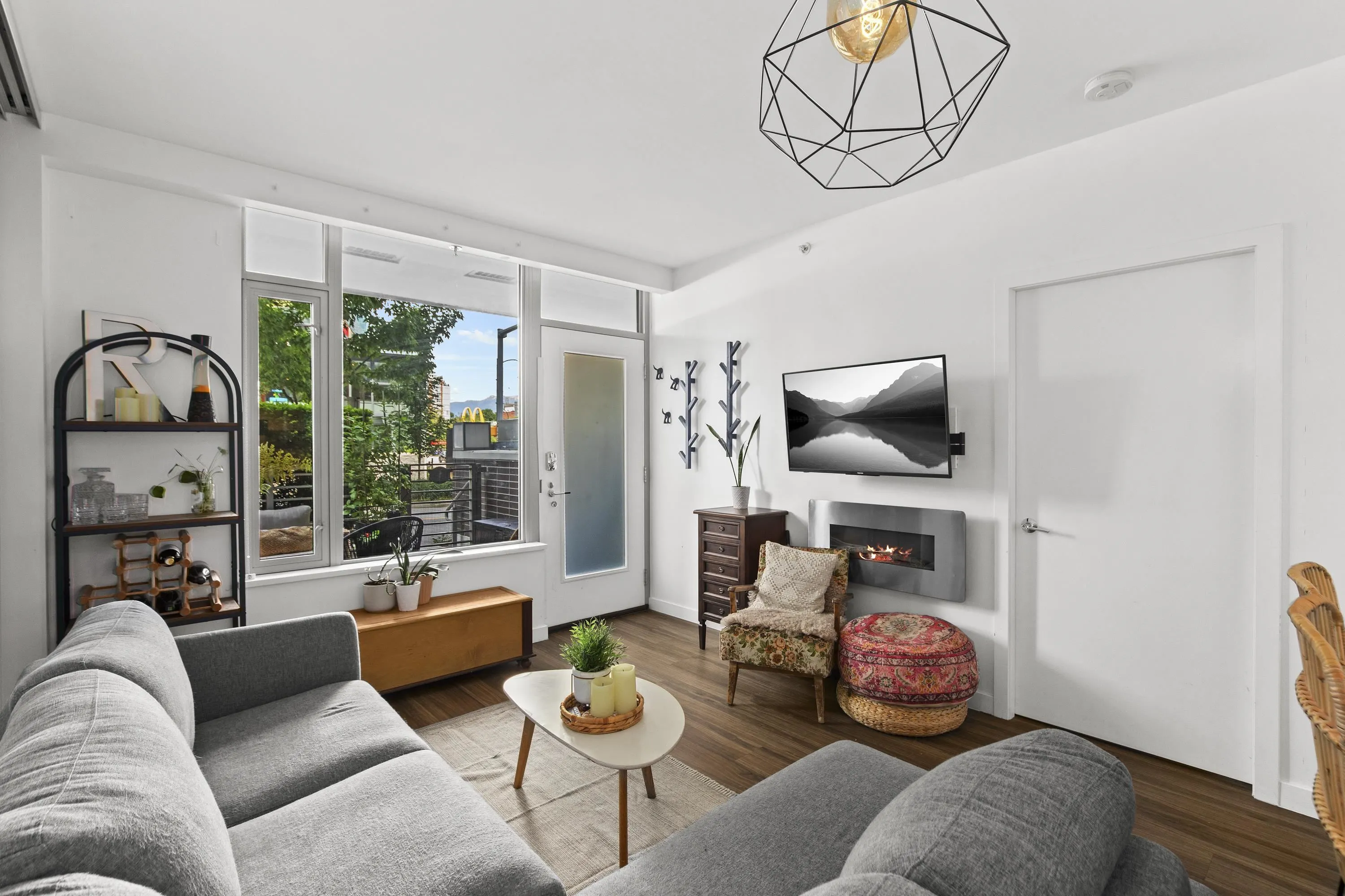 101 1661 Quebec Street