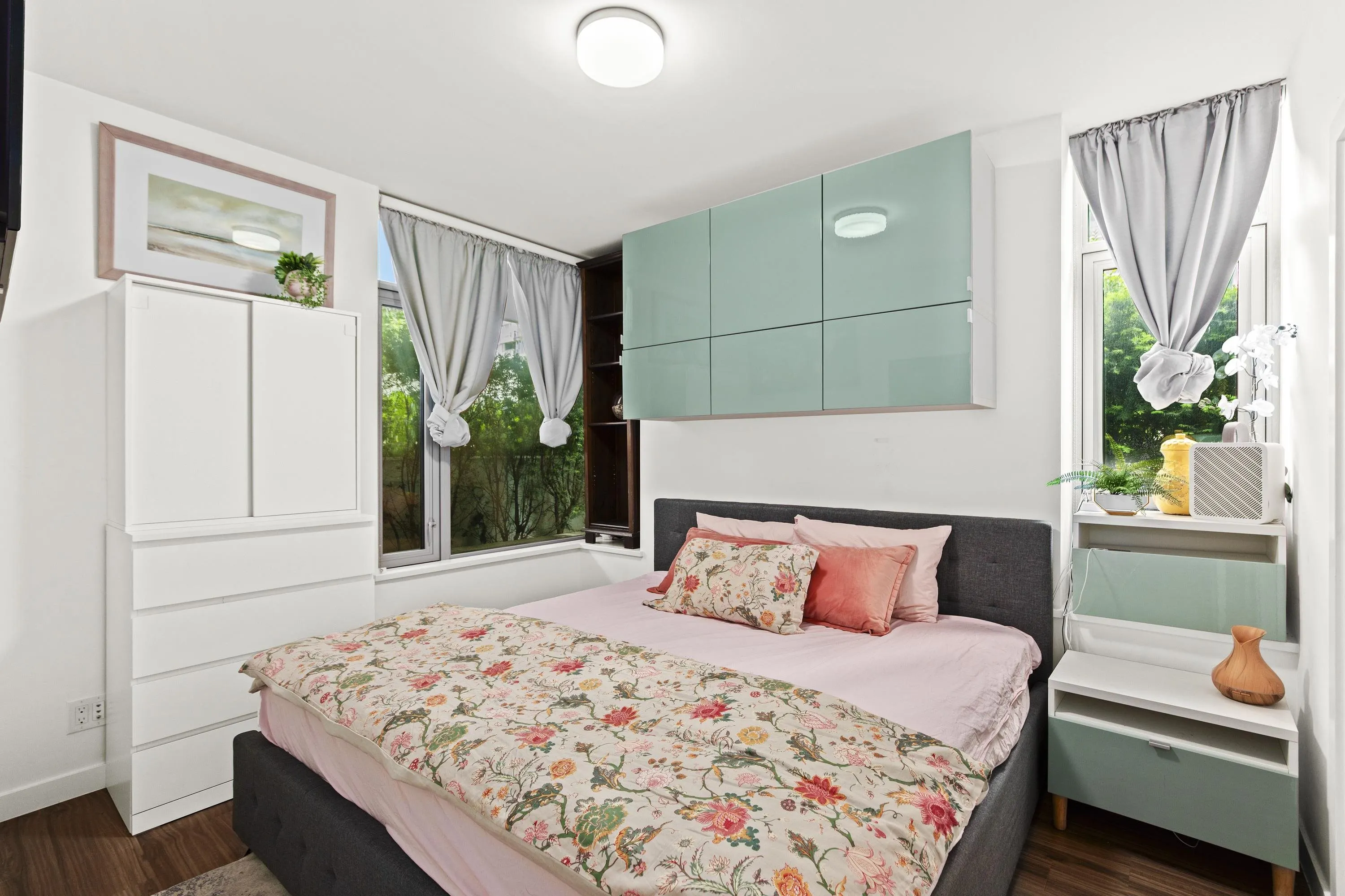 101 1661 Quebec Street