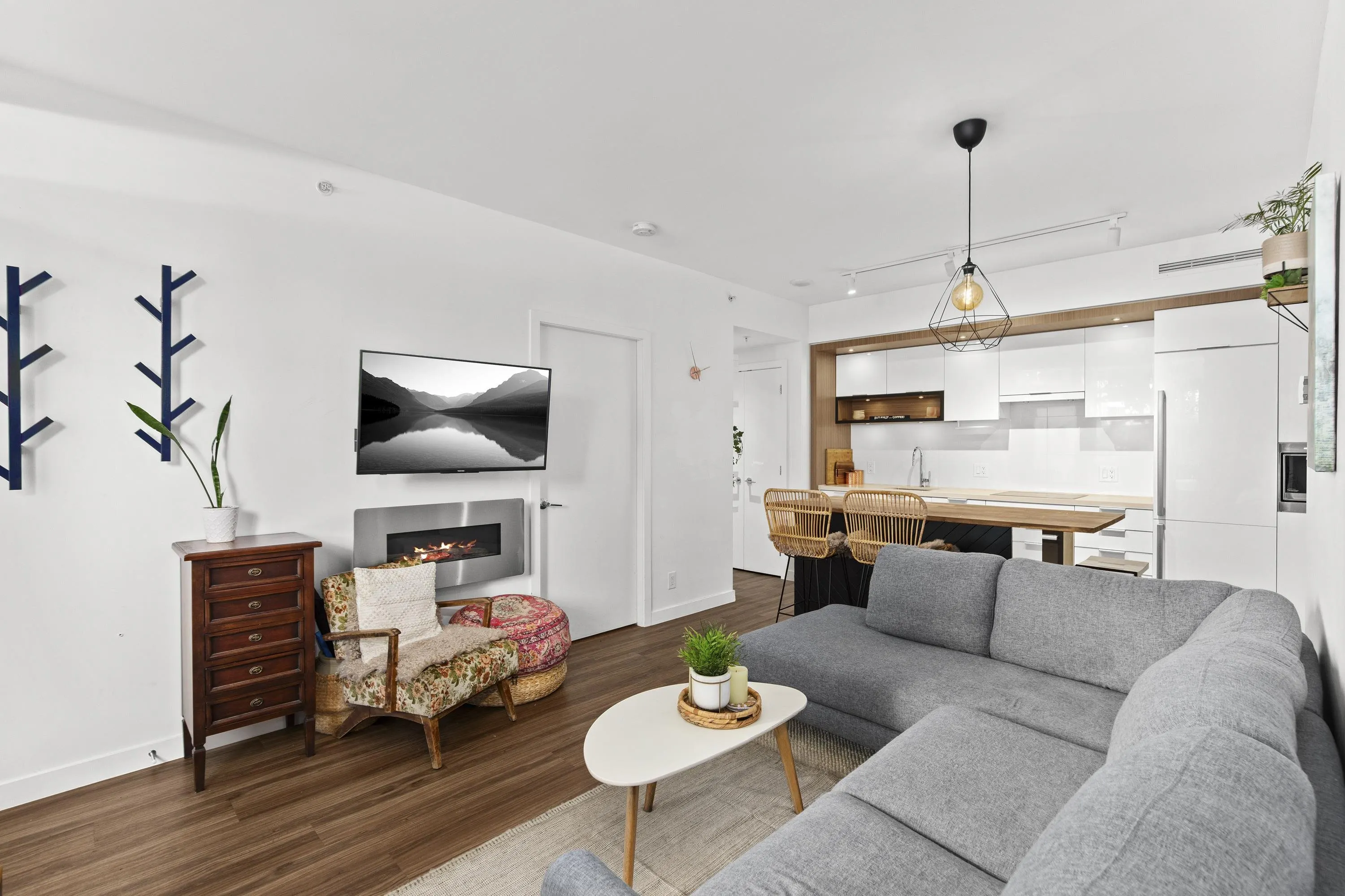 101 1661 Quebec Street