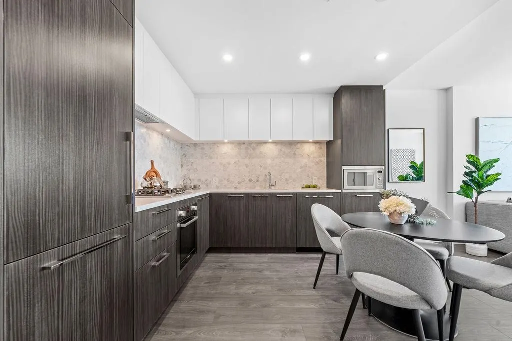 1905 2425 Alpha Avenue
