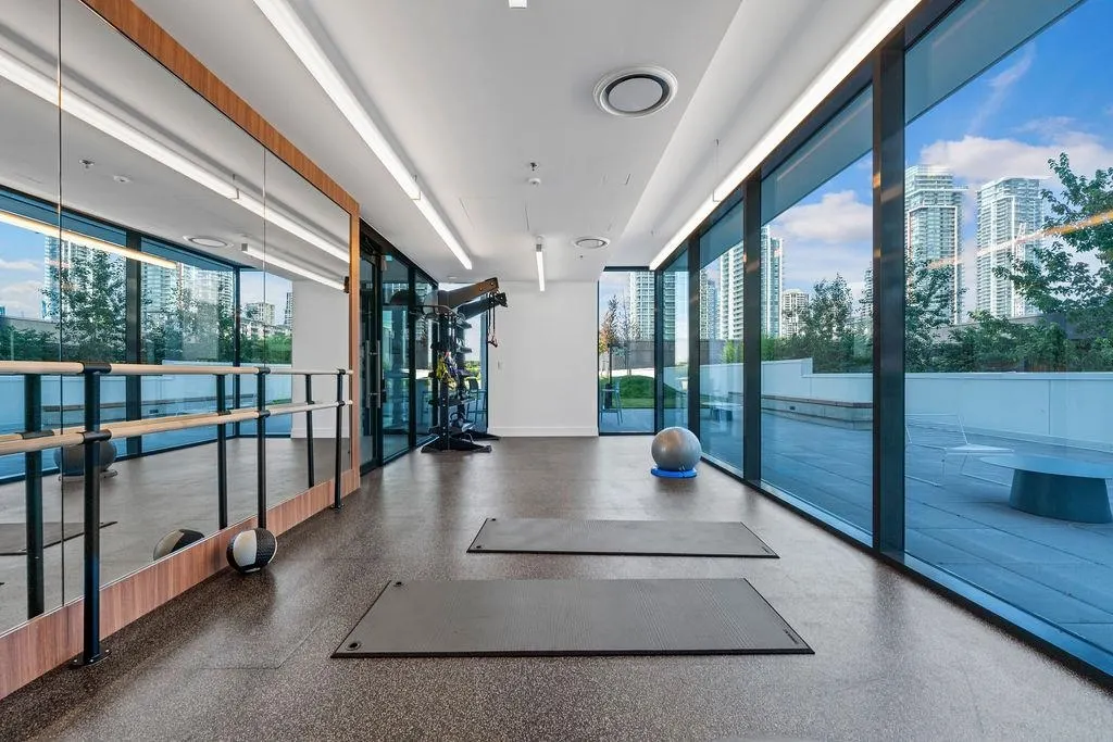 1905 2425 Alpha Avenue