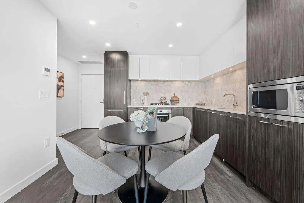 1905 2425 Alpha Avenue