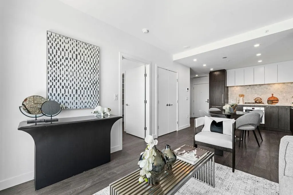 1905 2425 Alpha Avenue