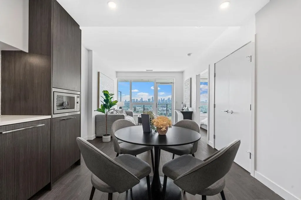 1905 2425 Alpha Avenue