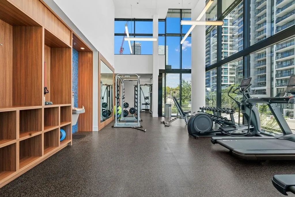 1905 2425 Alpha Avenue