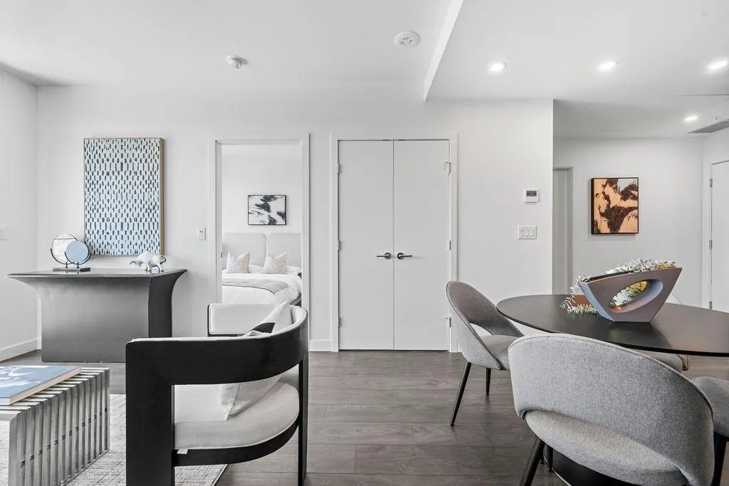 1905 2425 Alpha Avenue