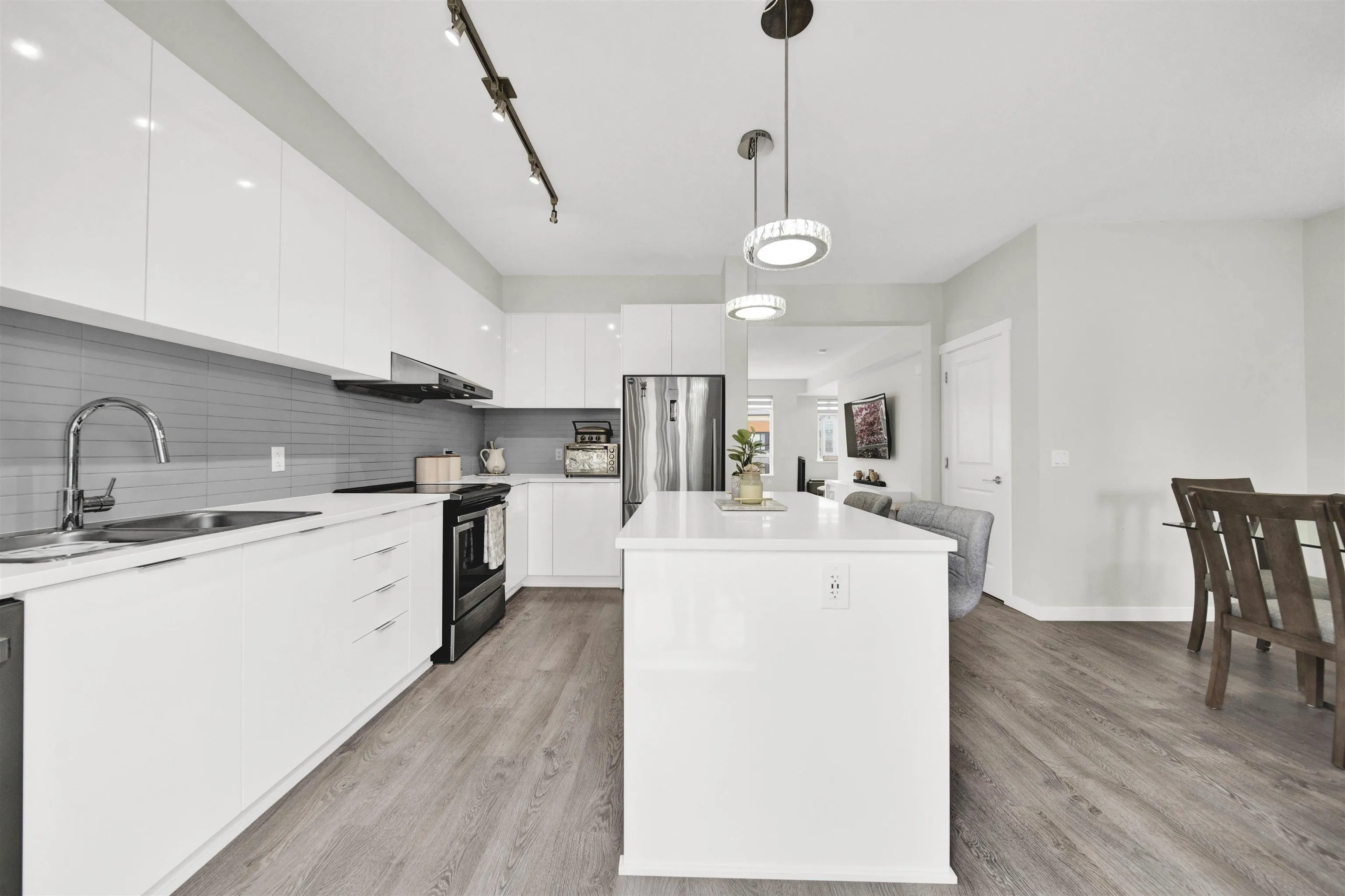 147 15111 Edmund Drive