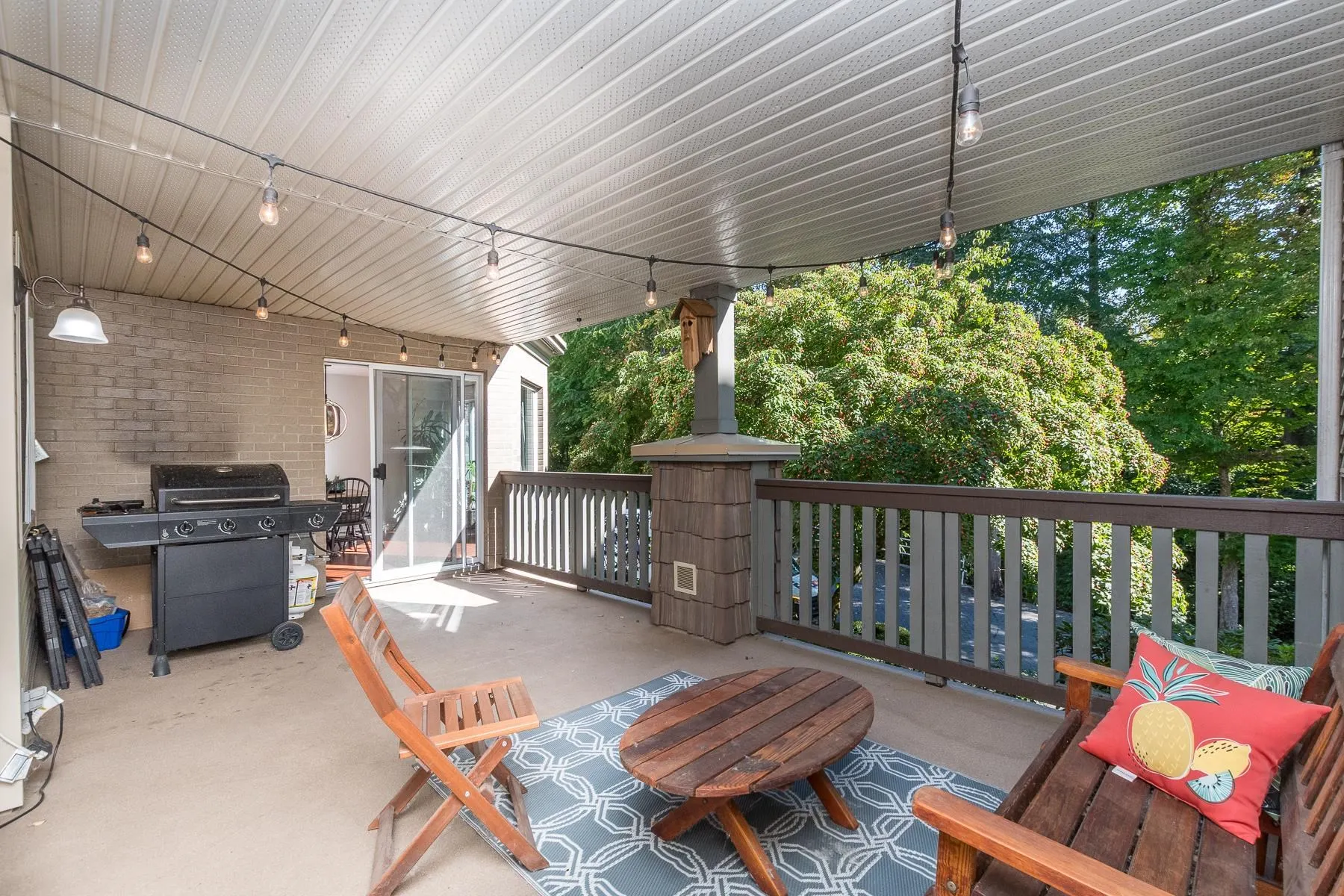 212 22233 River Road