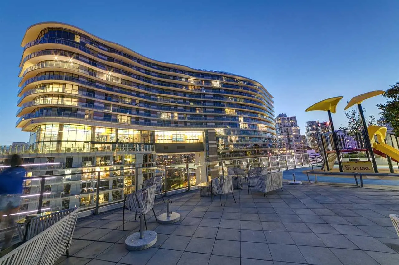 608 68 Smithe Street