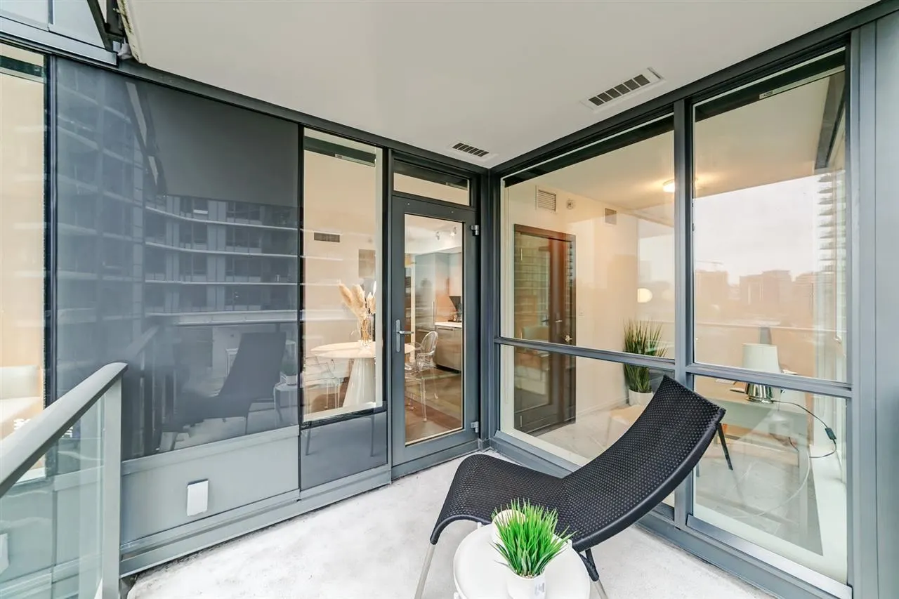 608 68 Smithe Street