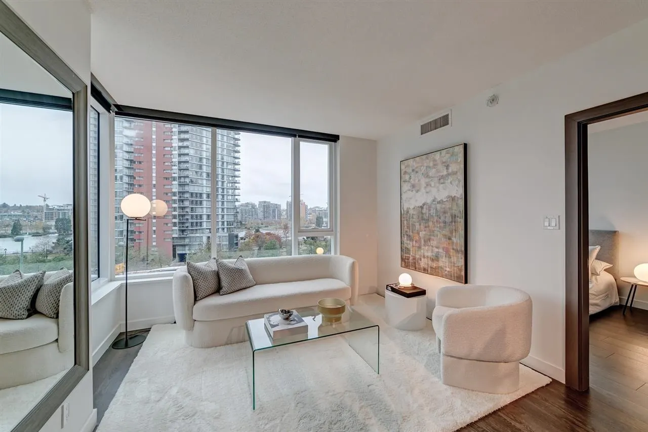 608 68 Smithe Street