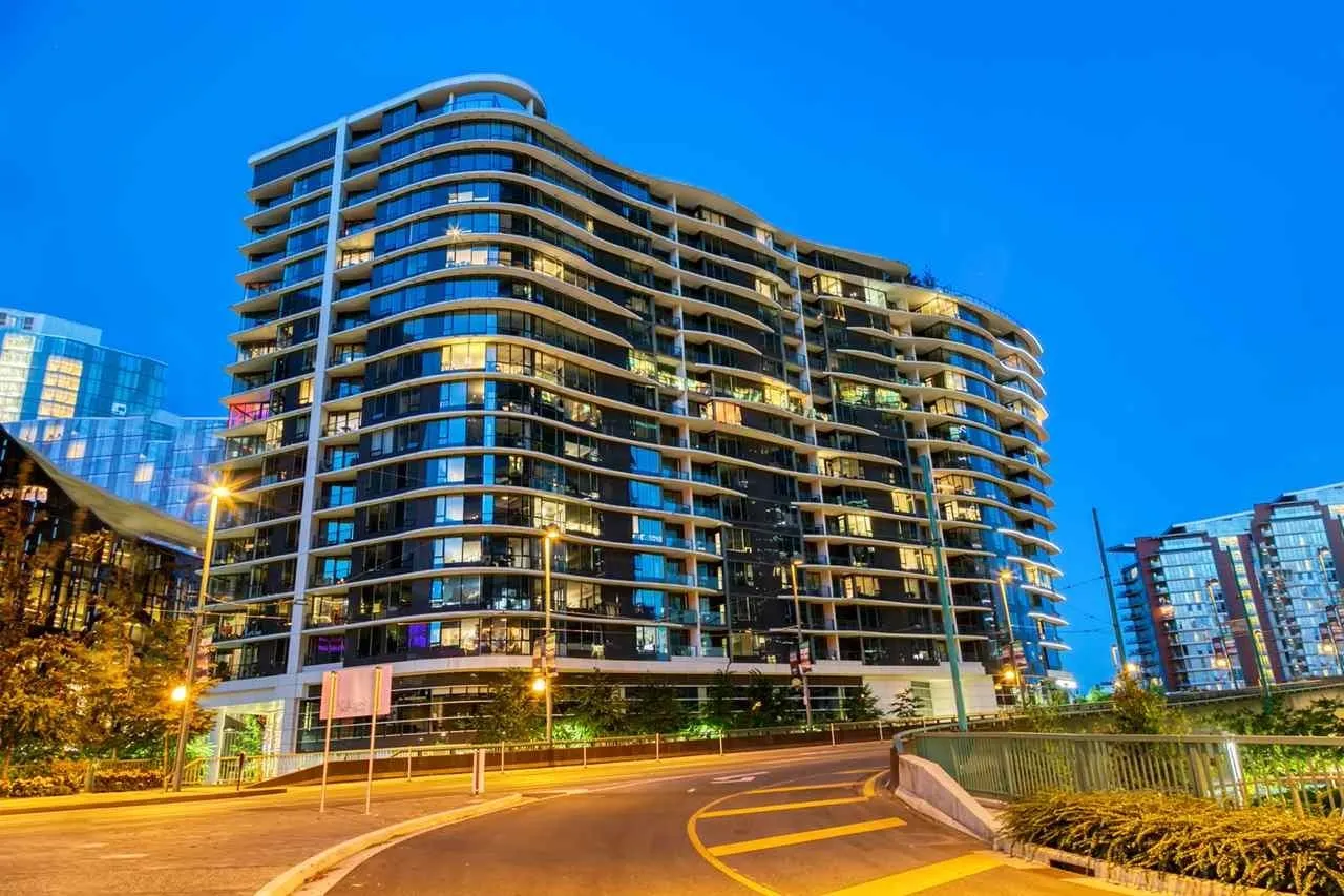 608 68 Smithe Street