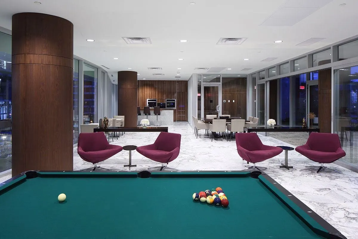 608 68 Smithe Street