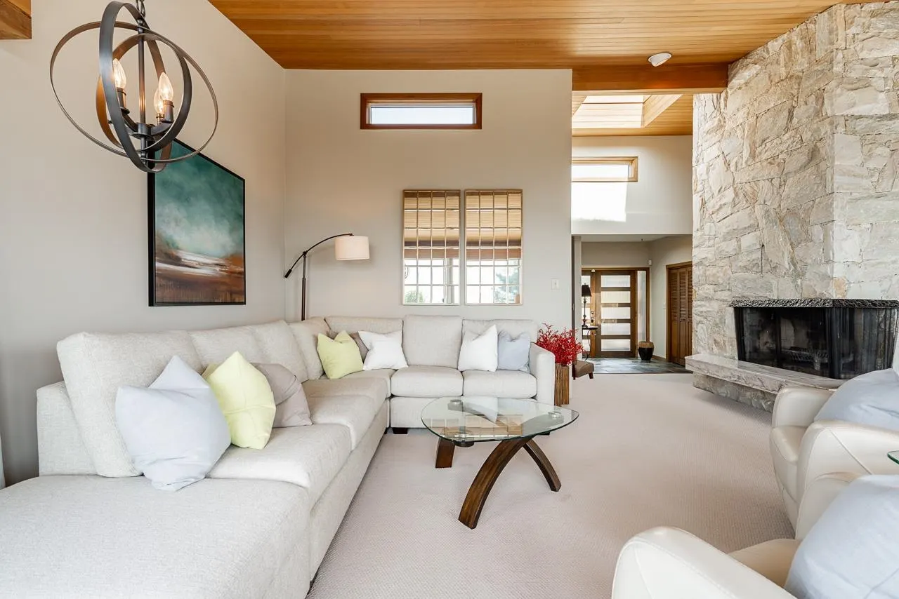 14366 Magdalen Avenue