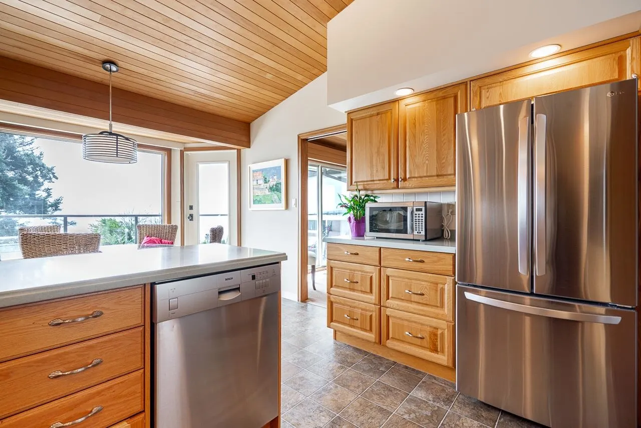 14366 Magdalen Avenue