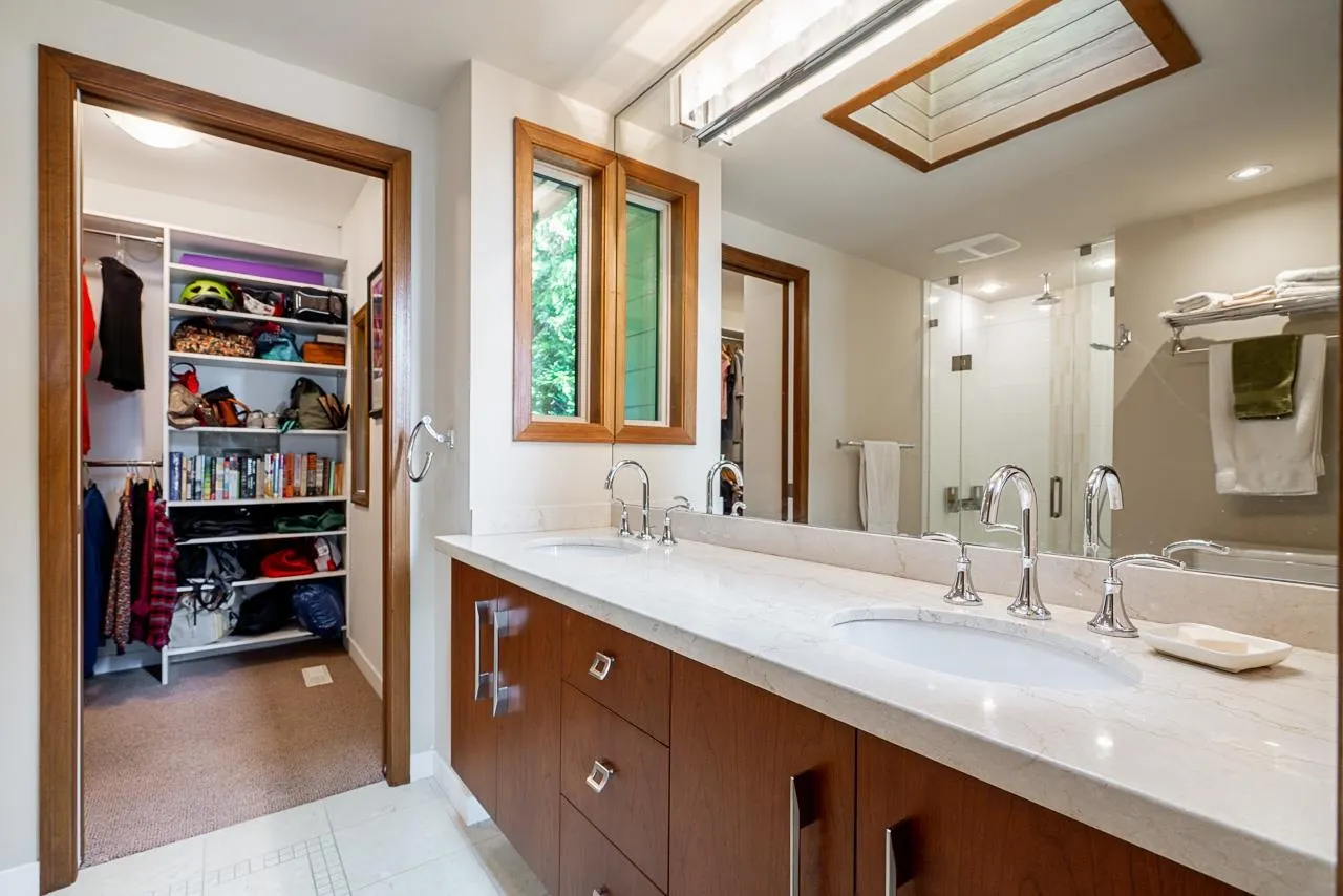 14366 Magdalen Avenue