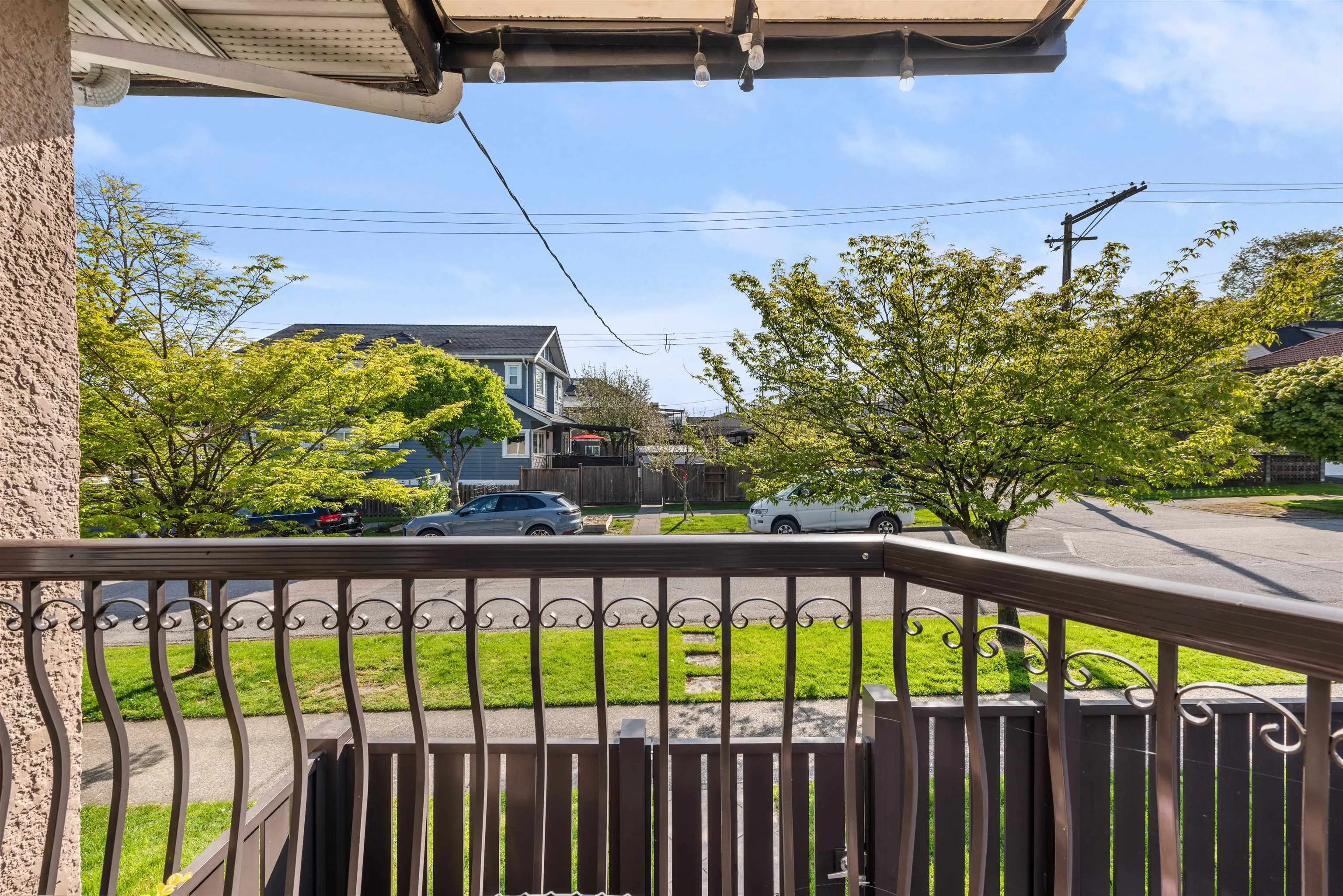 1425 Slocan Street