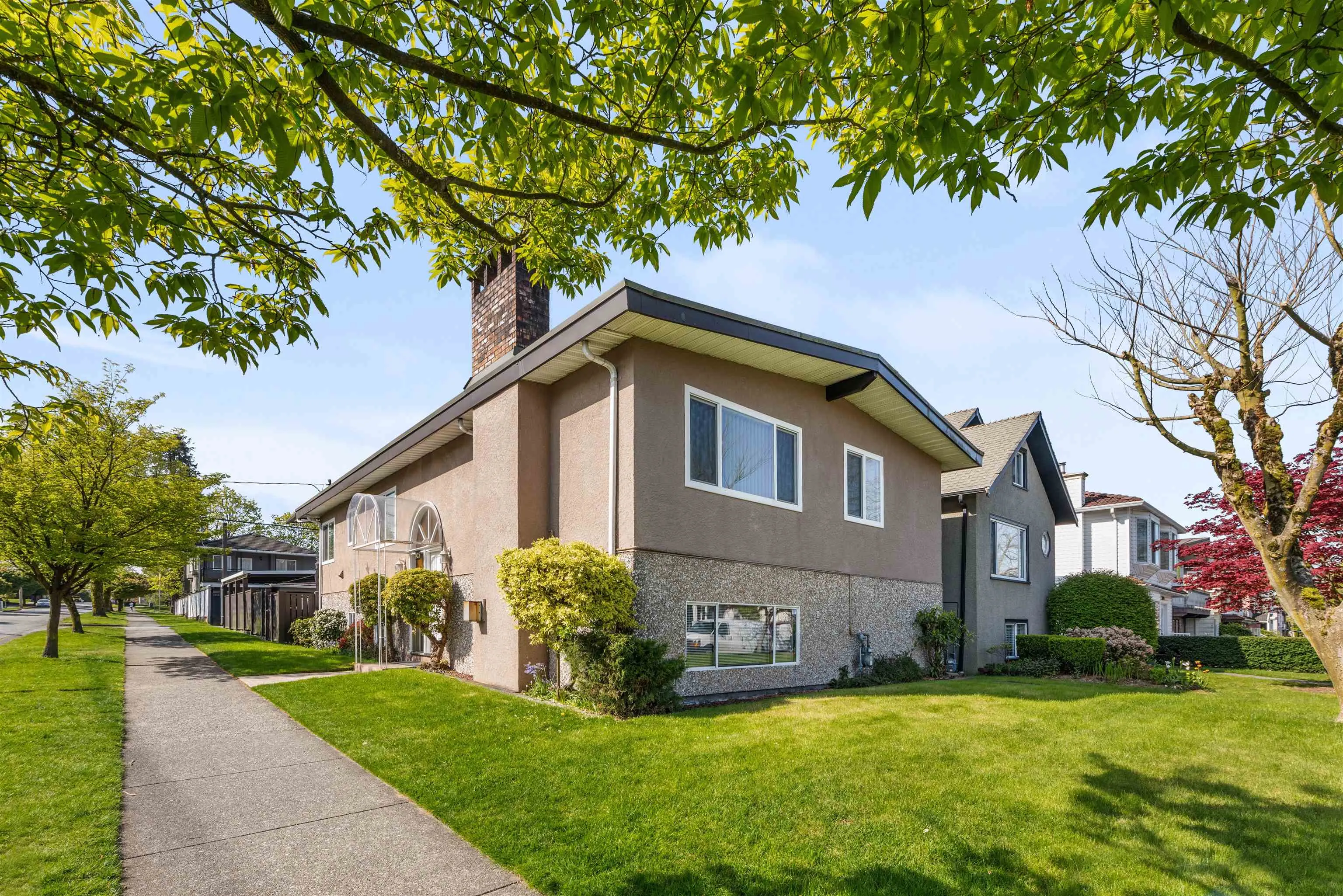 1425 Slocan Street