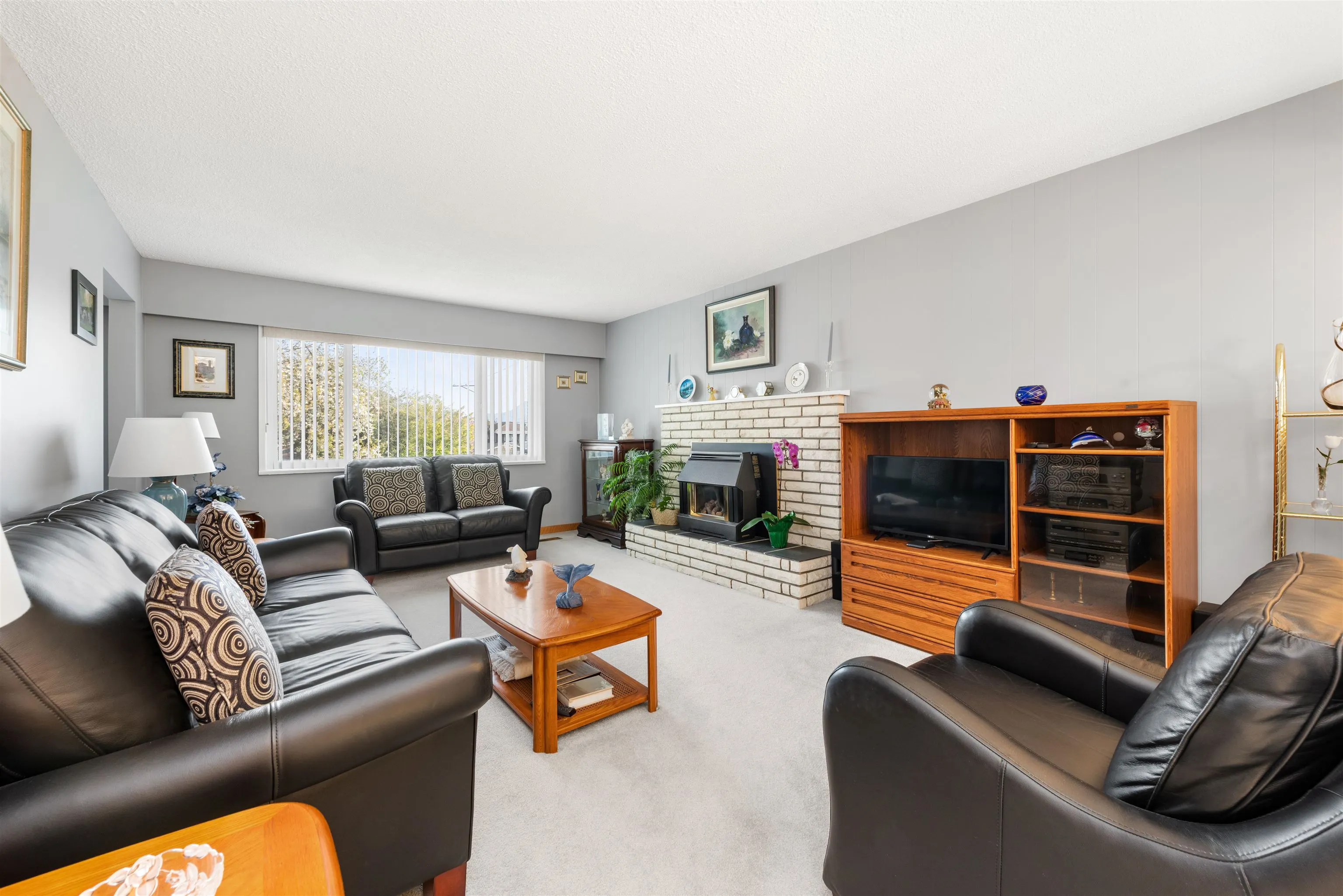 1425 Slocan Street