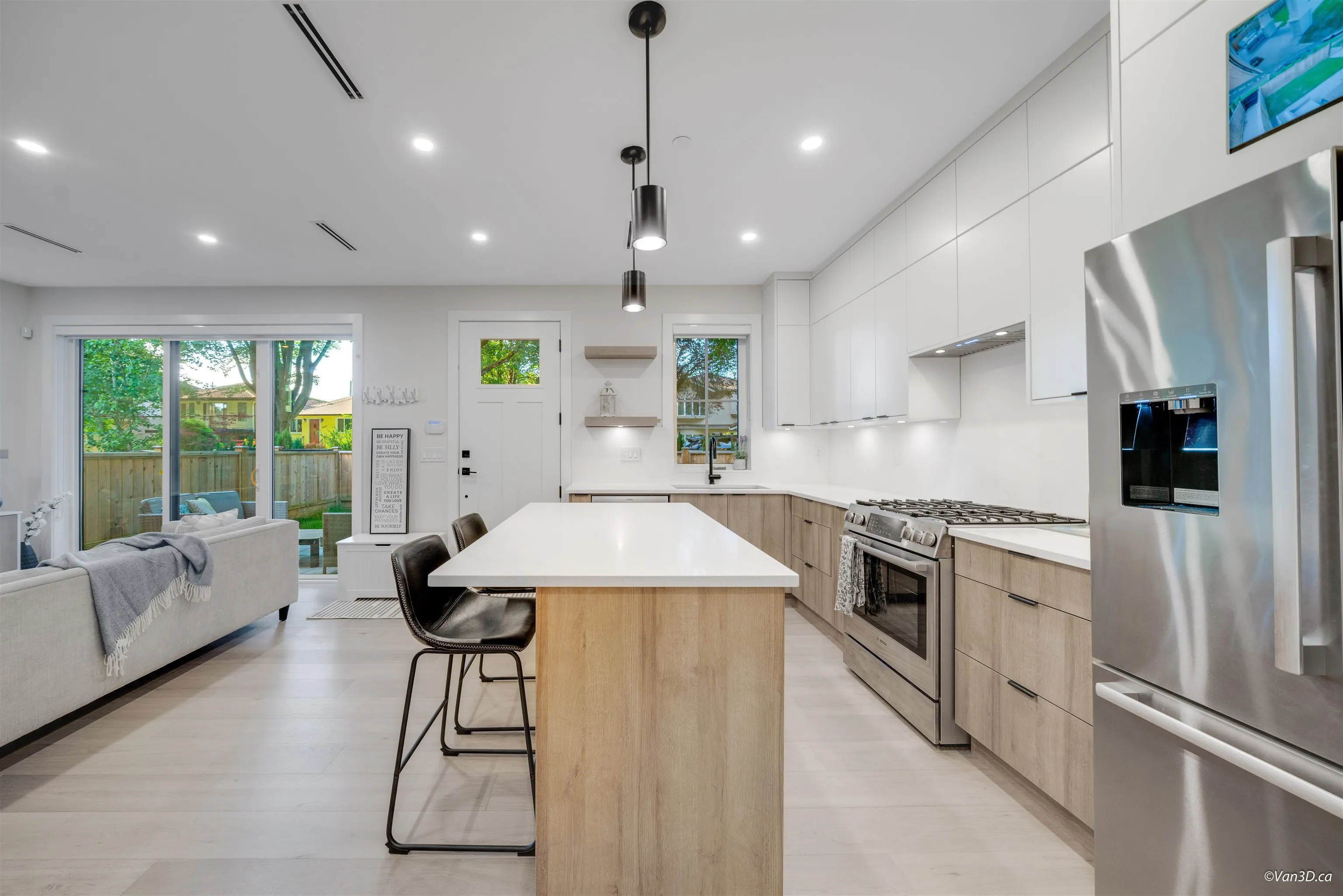 2558 William Street