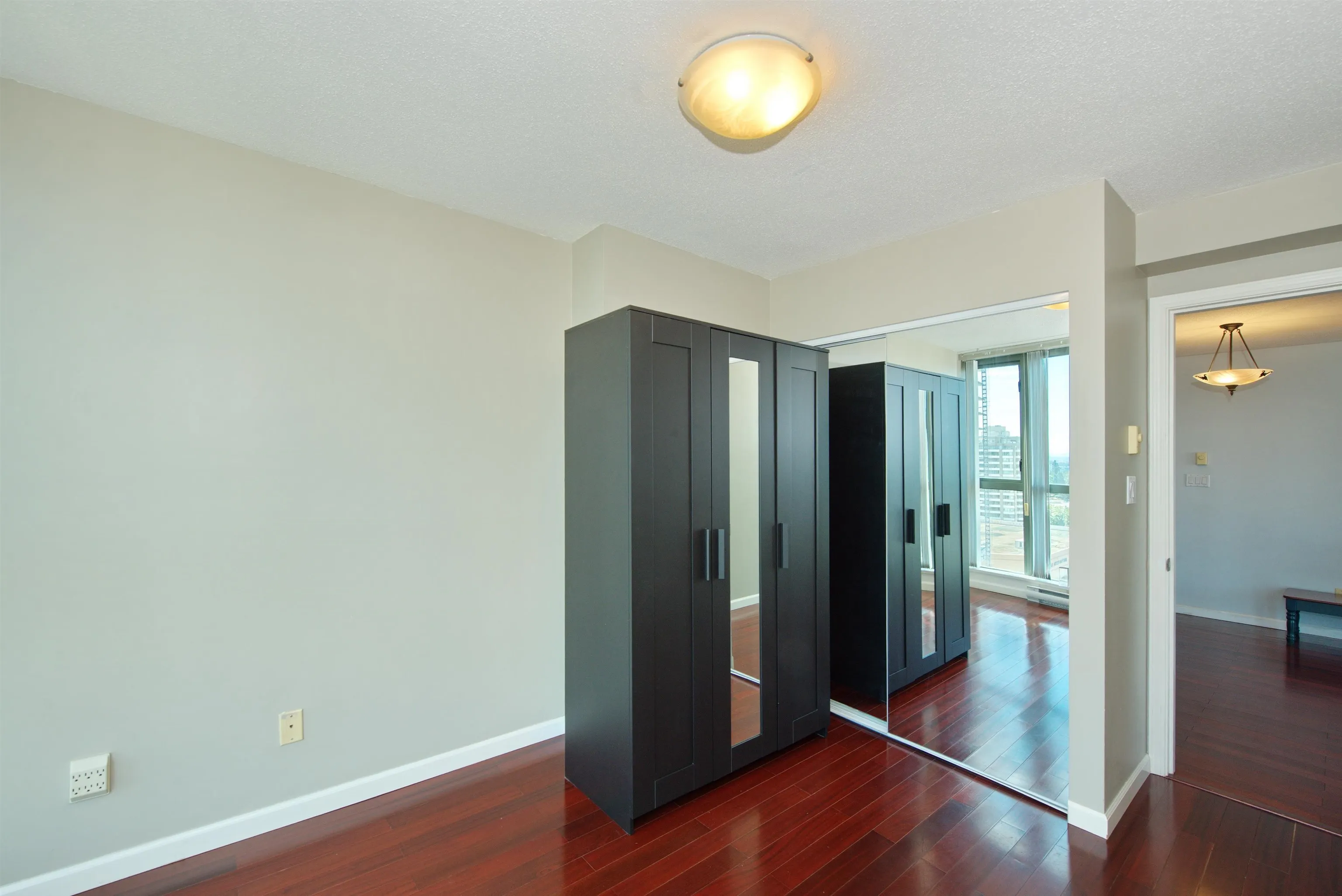 1908 4888 Hazel Street