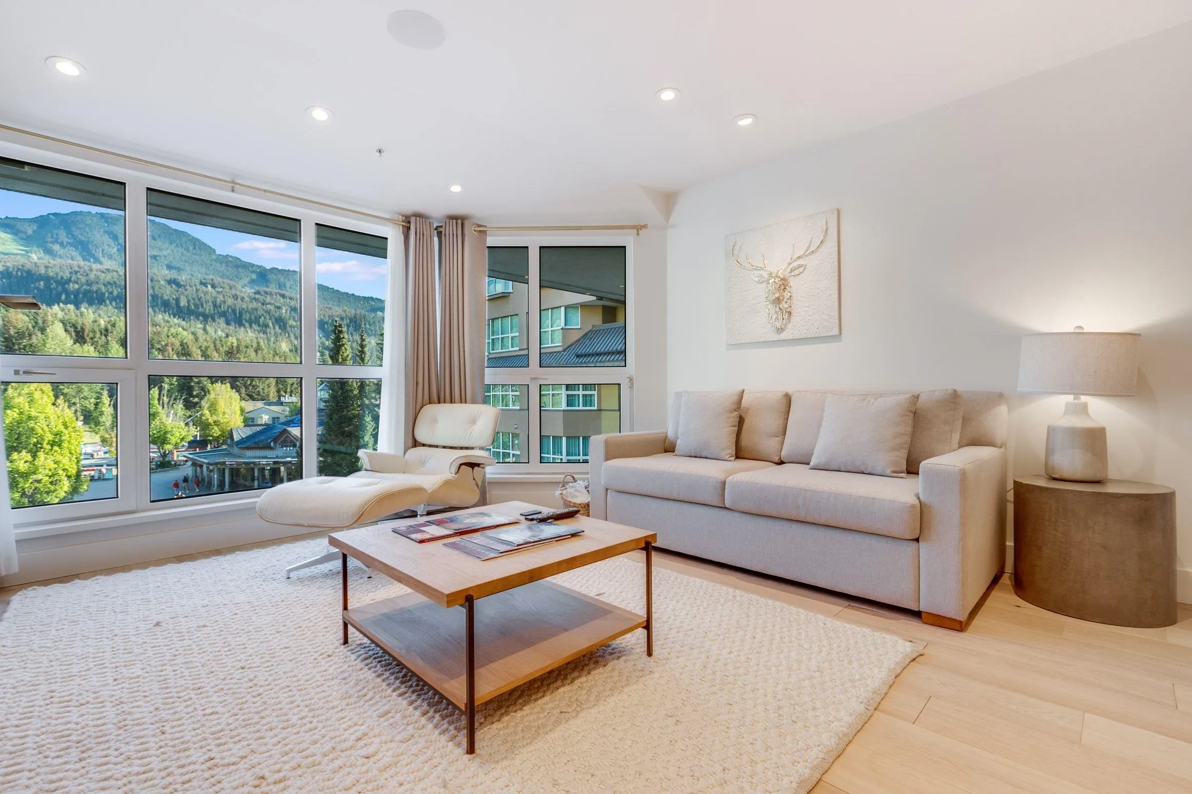 417 4557 Blackcomb Way