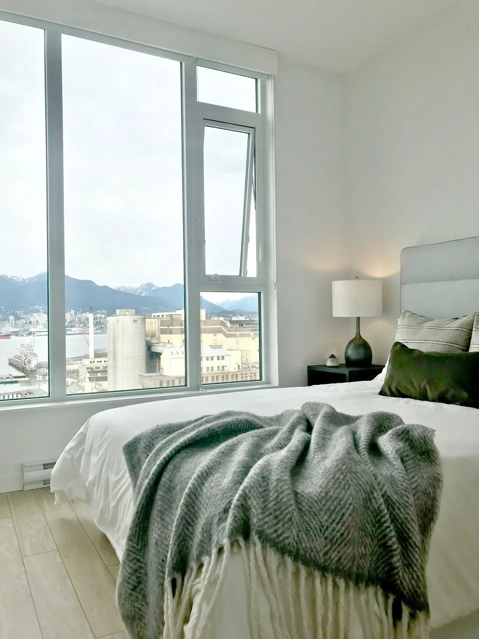 PH8 955 E Hastings Street