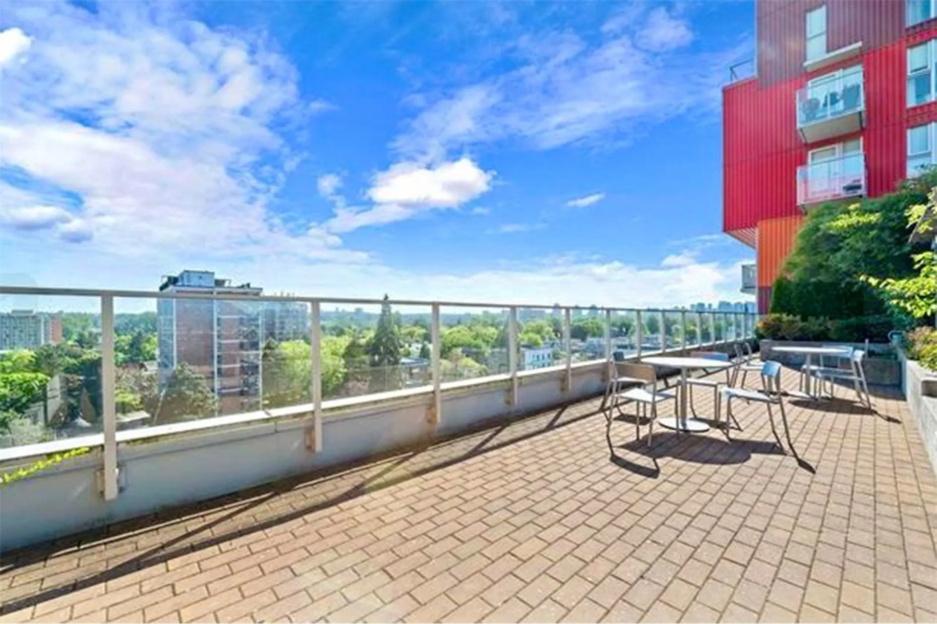 PH8 955 E Hastings Street