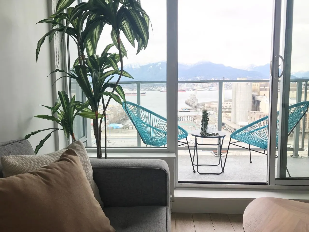 PH8 955 E Hastings Street