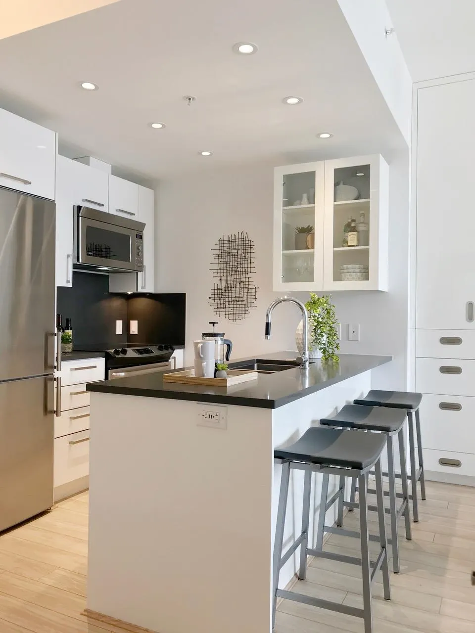 PH8 955 E Hastings Street