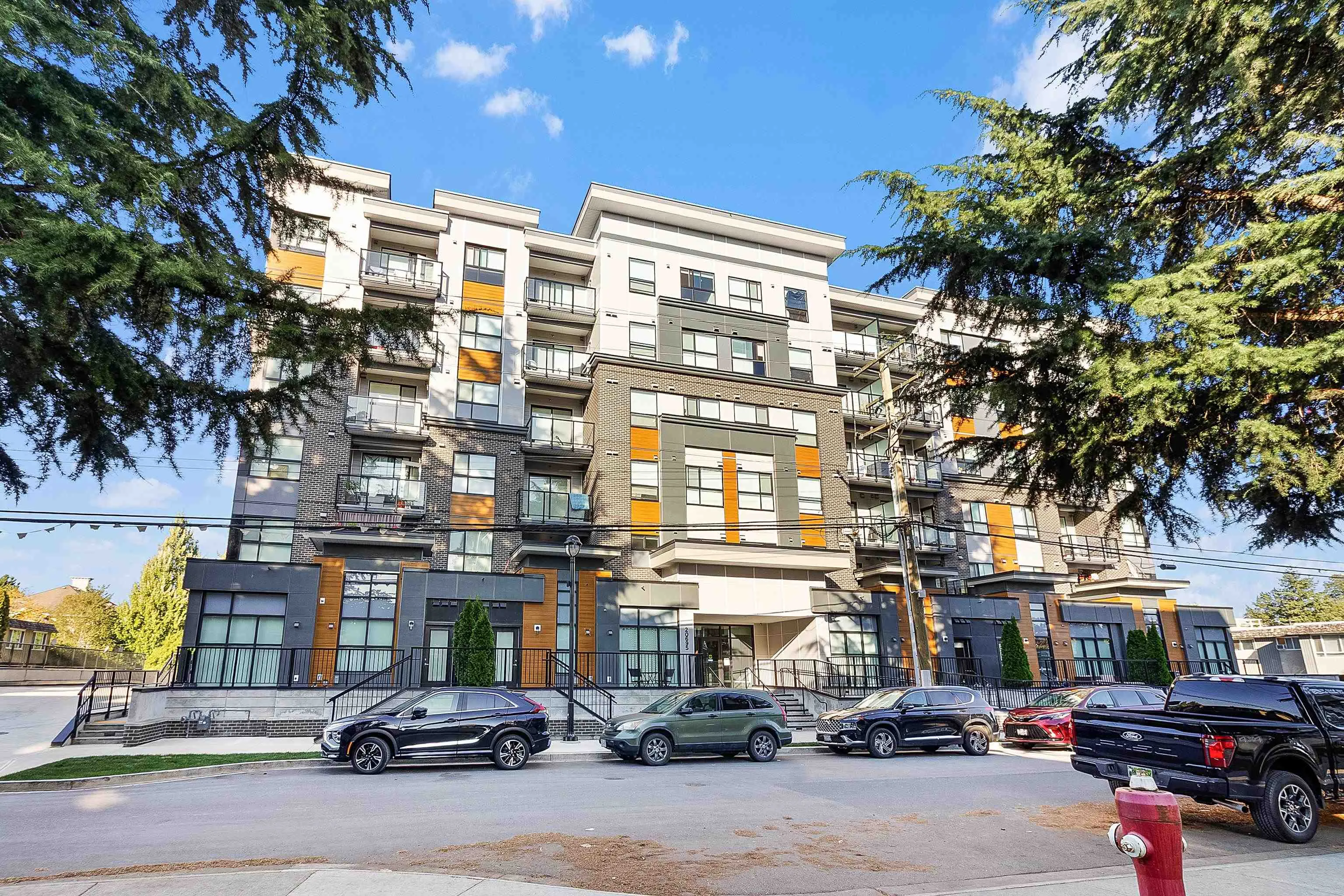 217 20695 Eastleigh Crescent