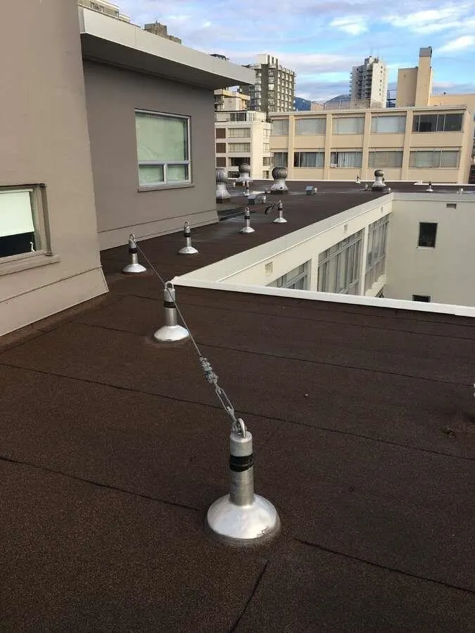 410 1975 Pendrell Street