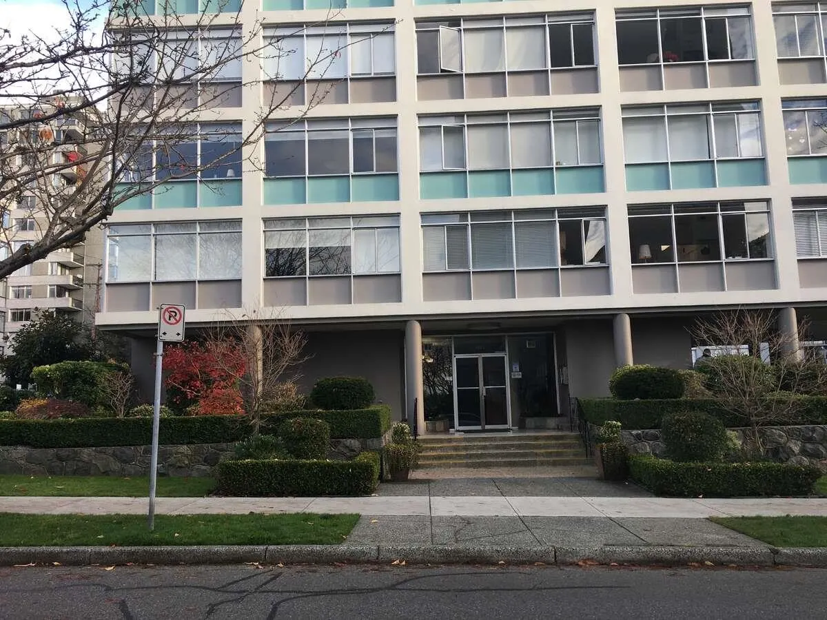 410 1975 Pendrell Street