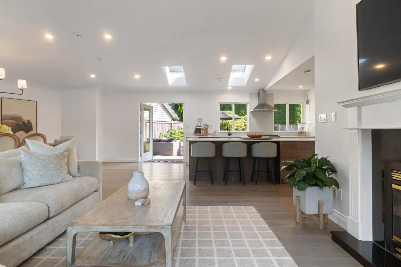 4168 Sunset Boulevard