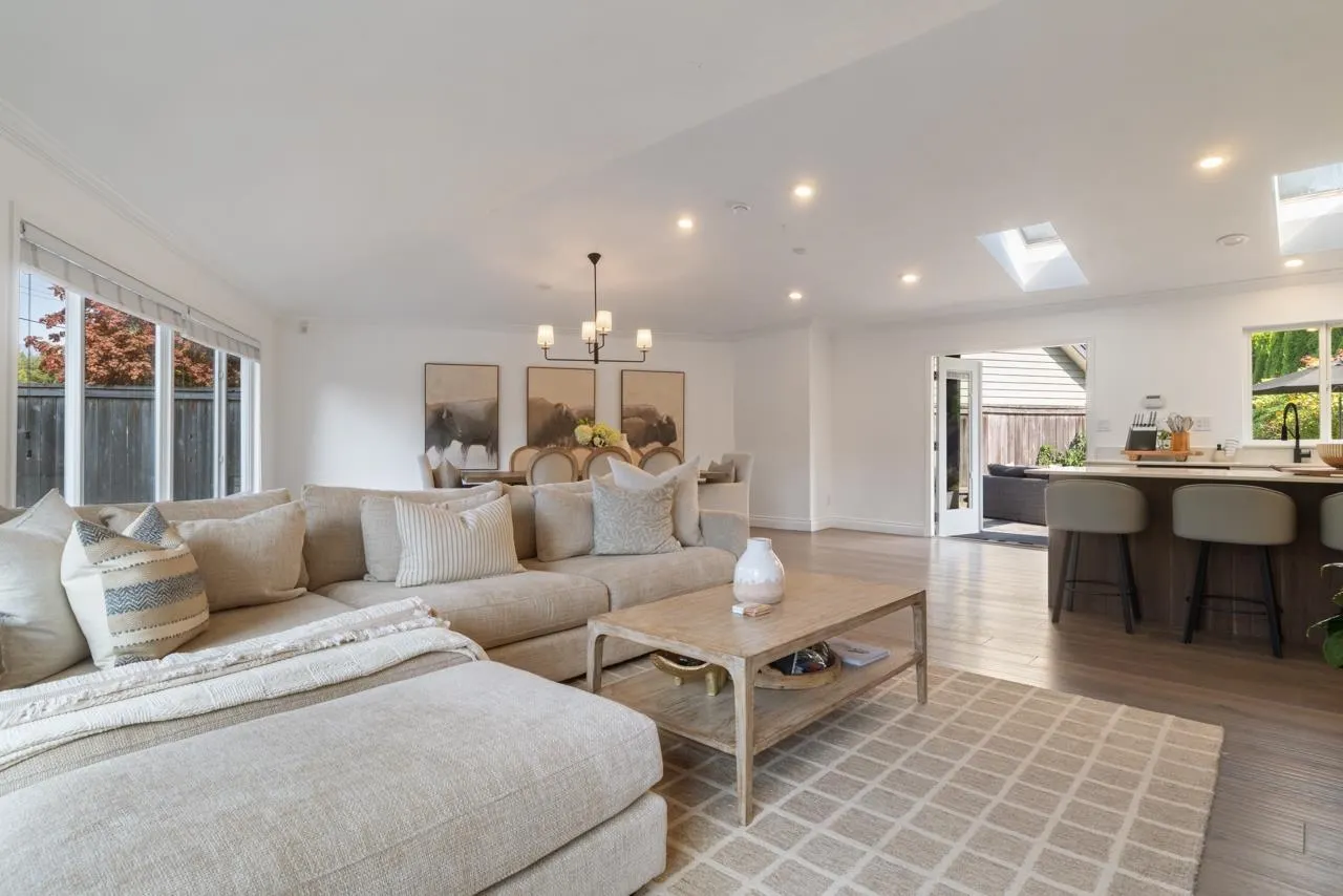 4168 Sunset Boulevard