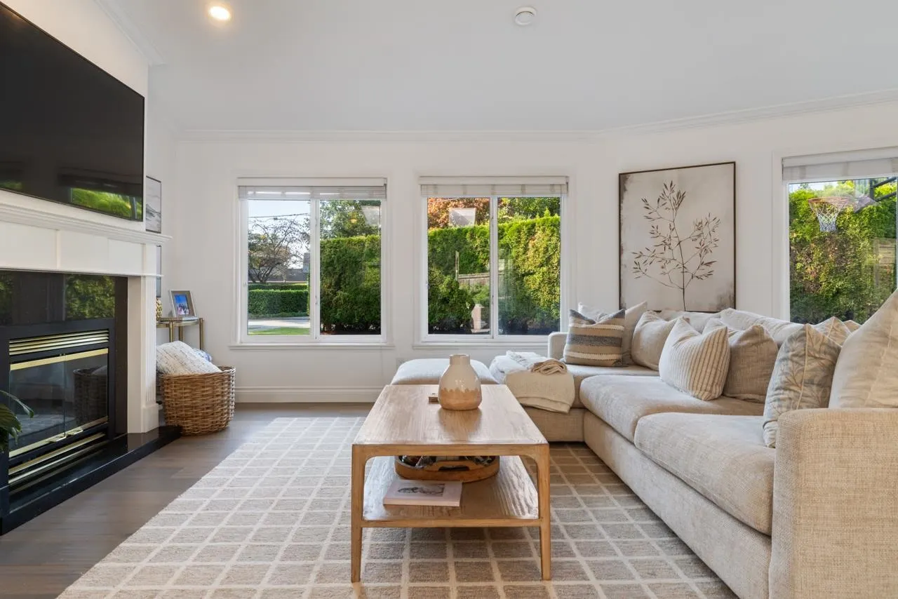 4168 Sunset Boulevard